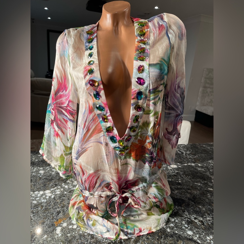 NWT Colorful Floral V-Neck Women's coverup Top by beach bunny size M